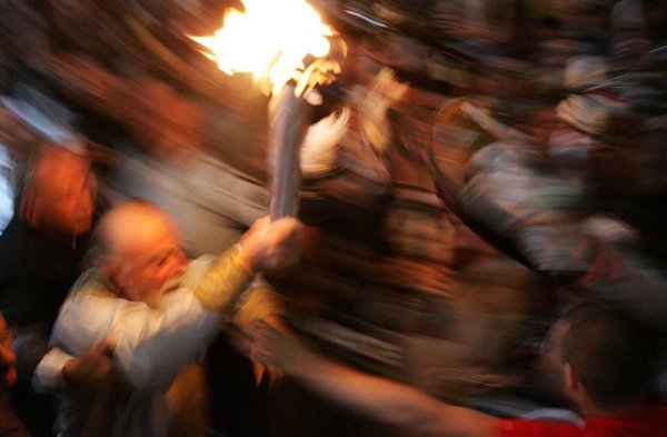 Снисхождение Благодатного огня 2021