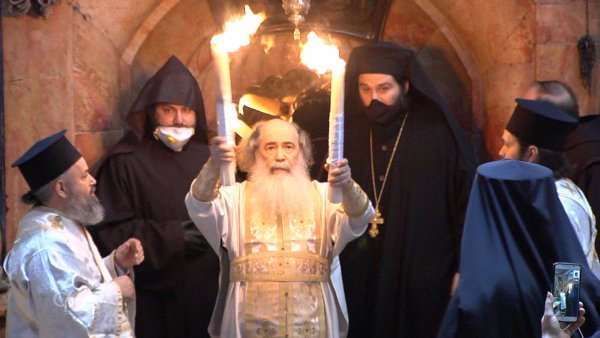 Божественный огонь в Иерусалиме