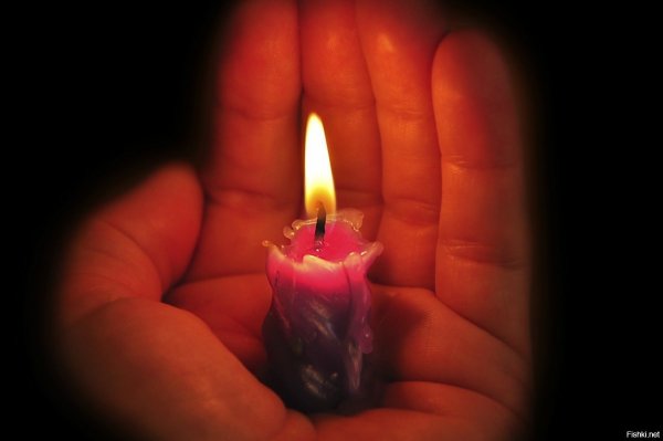 Горящая свеча