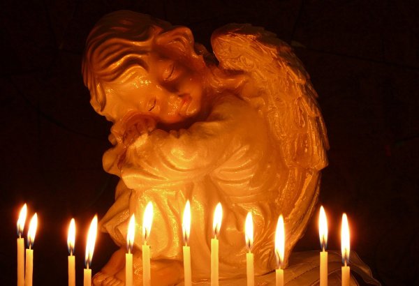 Свеча скорбим