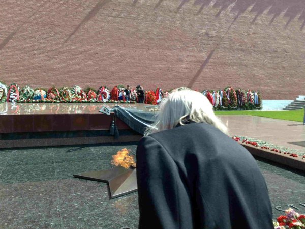 Ветераны у вечного огня