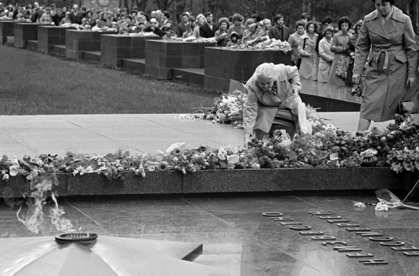 Могила неизвестного солдата Москва 1966