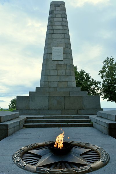 Обелиск вечной славы Ульяновск огонь
