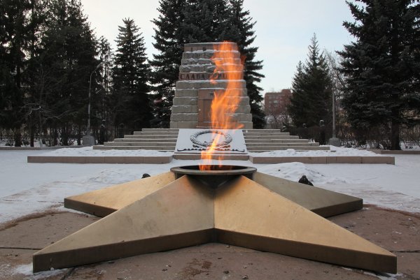 Аллея славы Копейск вечный огонь