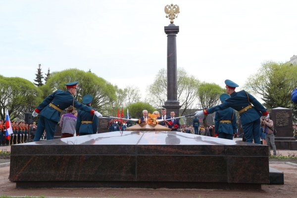 Стела «город воинской славы» (Колпино)