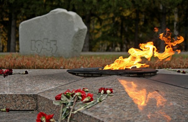 Мемориал памяти «вечный огонь» Альметьевска