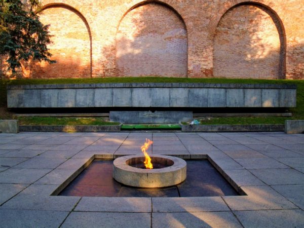 Мемориал огонь вечной славы Великий Новгород