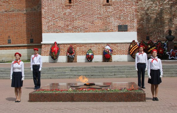 Крепостная стена Смоленск вечный огонь