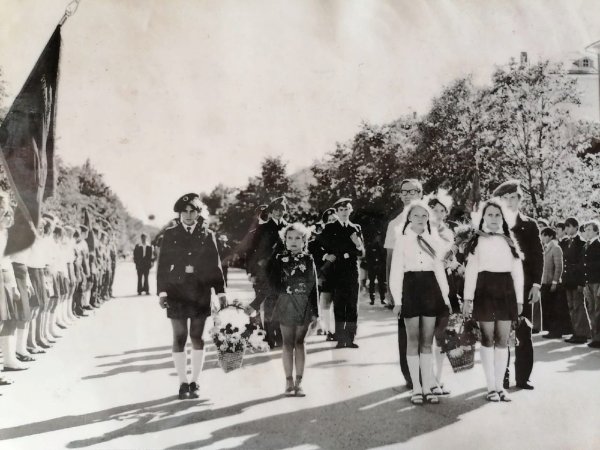 Пионеры у вечного огня 1978