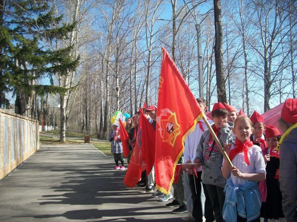 Пионерские колонны