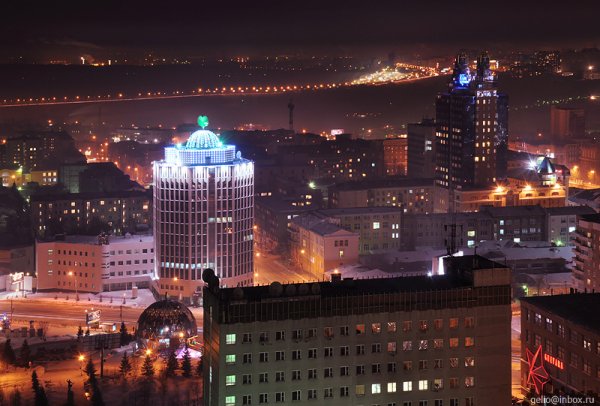 Центр Новосибирска ночью