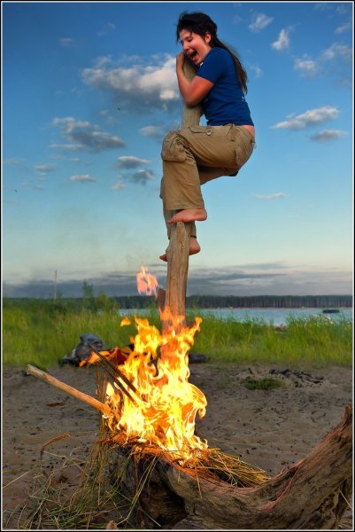 Люди у костра