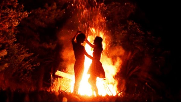 Танцы у костра