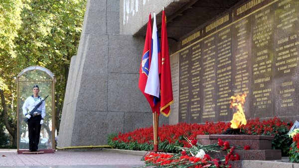 Мемориал вечный огонь Севастополь