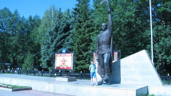 Памятник неизвестному солдату город Стерлитамак