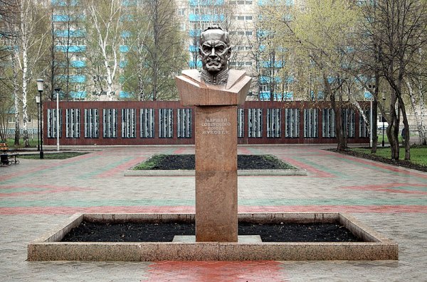 Памятник Жукова Стерлитамак