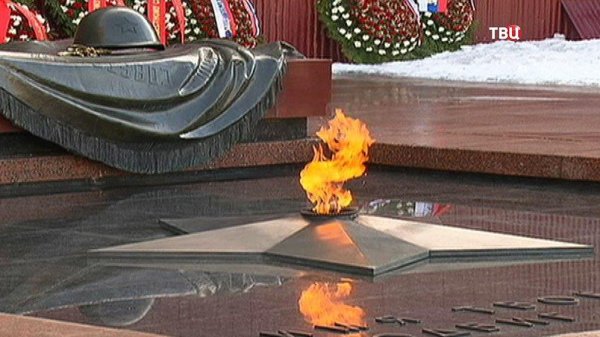 Вечный огонь у мемориального комплекса «Слава героям» Белгород