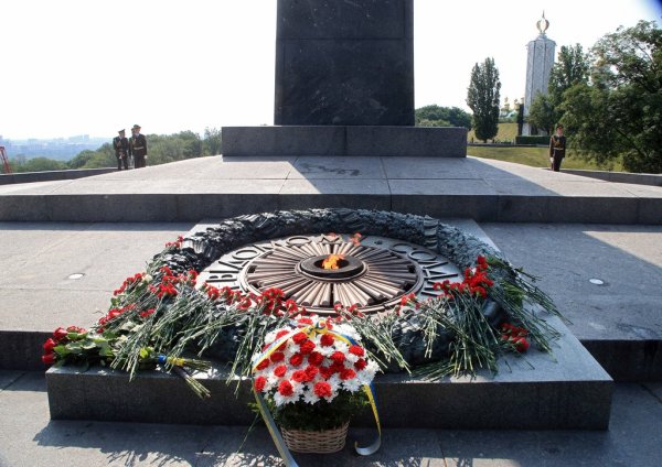 Могила неизвестного солдата Киев
