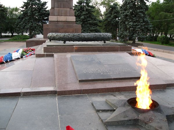 Мемориальный комплекс вечный огонь Ишимбай