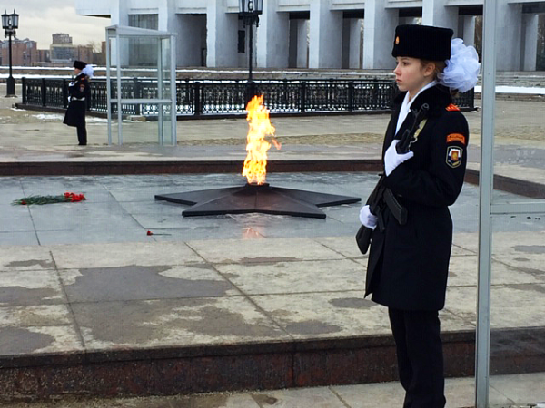 Почётный караул у вечного огня в Ир