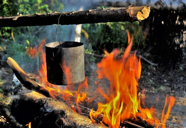 Котелок на огне