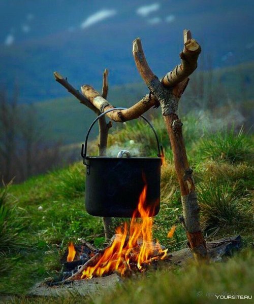 Поход костер