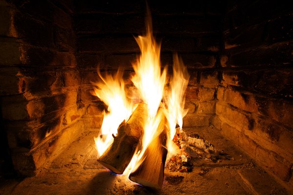 Огонь в камине