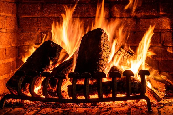 Огонь в камине