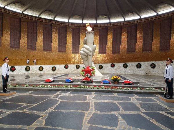 Вечный огонь Волгоград Мамаев Курган