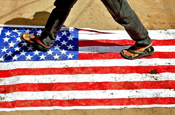 Рваный американский флаг