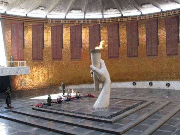Вечный огонь Волгоград Мамаев Курган