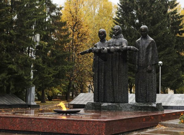 Мемориал вечный огонь Сыктывкар