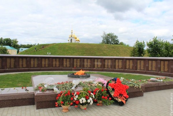 Мемориал вечный огонь Дмитров