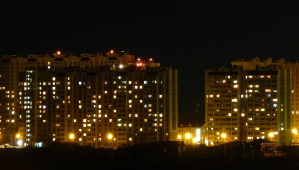 Ночные окна домов