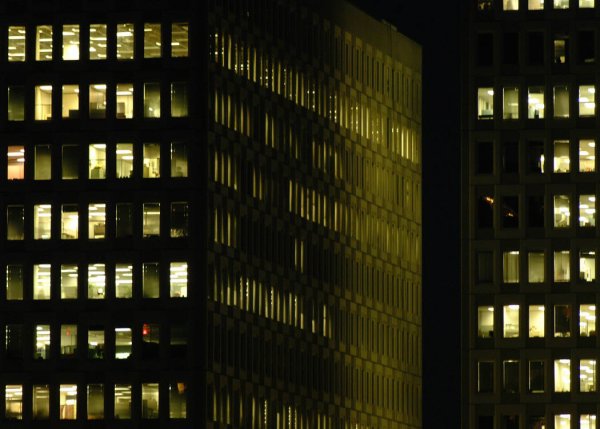 Свет в окнах многоэтажек