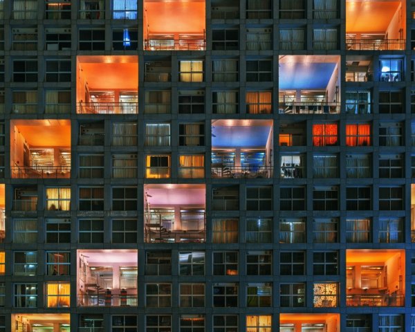 Ночные окна домов