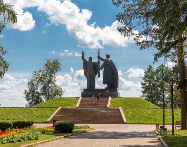 Лагерный сад Томск Родина мать