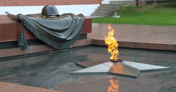 Москва вечный огонь могила неизвестного солдата