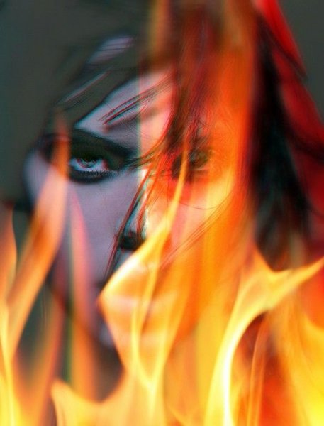 Огненный взгляд женщины