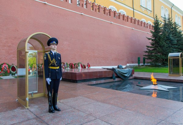 Караул у могилы неизвестного солдата Москва