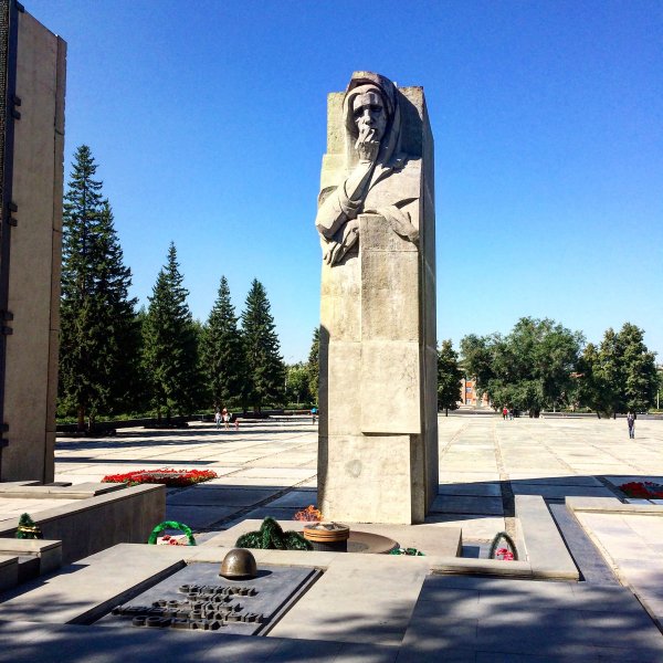 Мемориальный комплекс монумент славы Новосибирск
