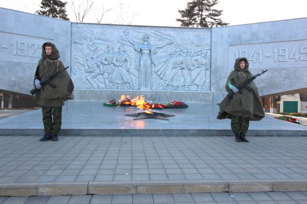 Караул у вечного огня в Красноярске