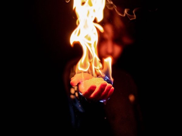 Магия огонь в руках