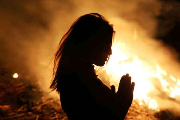Девушка и огонь