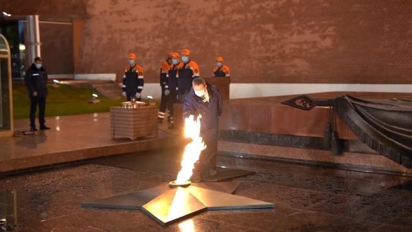 Александровский парк Москва вечный огонь