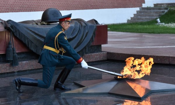 Александровский сад Москва могила неизвестного солдата