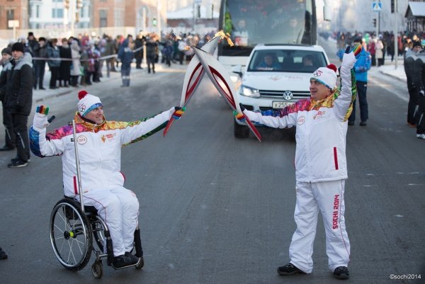 Олимпийский факелоносец Сочи 2014