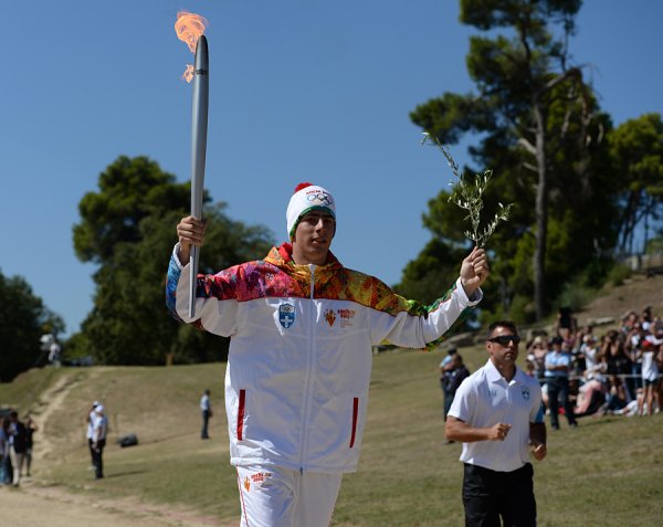 Зажжение олимпийского огня в Сочи