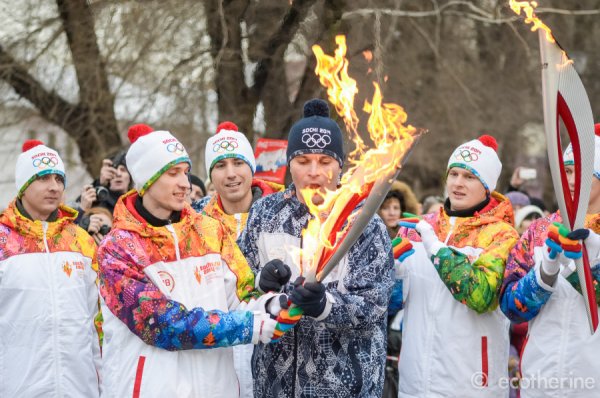 Передача олимпийского огня Сочи 2014