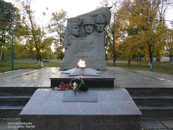 С Тарановка Харьковская область Братская могила